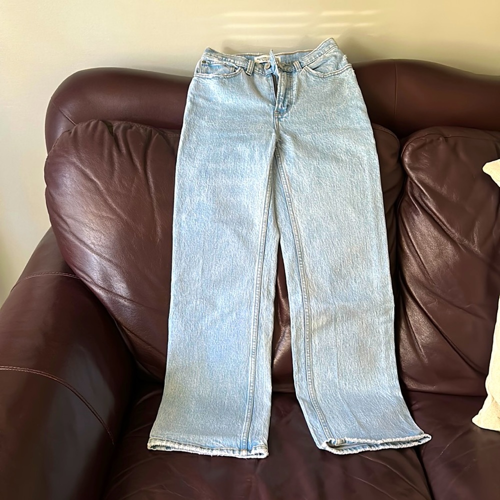 COPY - Abercrombie “The 90’s relaxed jean” High rise